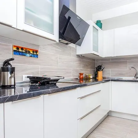 Charming House In With Mountain View And Terrace *