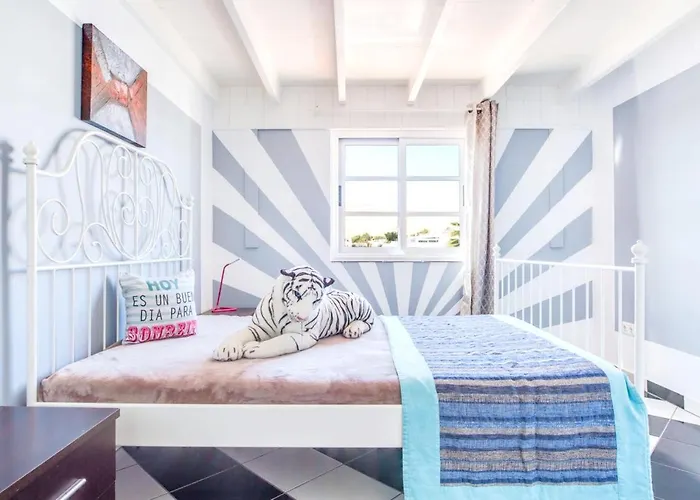 Charming House In With Mountain View And Terrace Κόστα Κάλμα