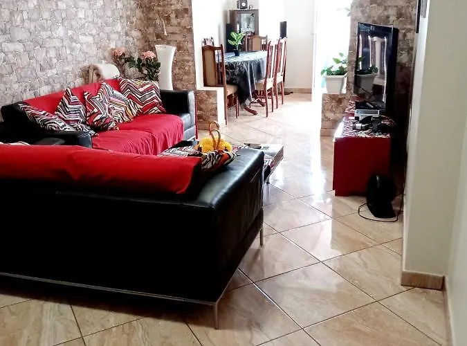 Charming House In With Mountain View And Terrace Σπίτι διακοπών