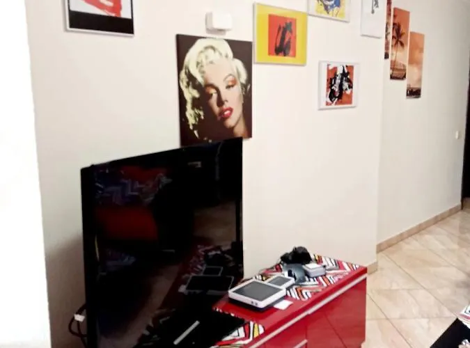 Charming House In With Mountain View And Terrace Σπίτι διακοπών *