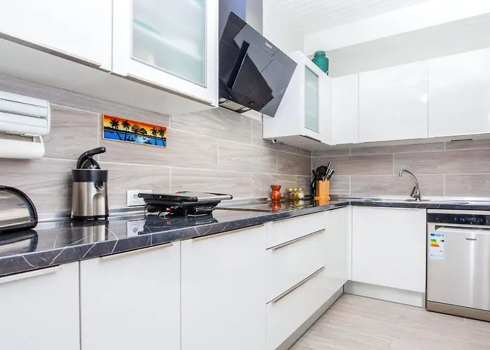 Charming House In With Mountain View And Terrace *